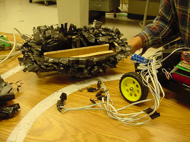 mobot cover and sensors.jpg, 5/13/2002, 41 kB